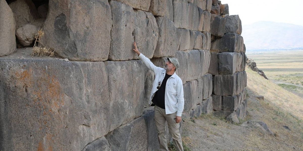 Van’daki Urartu Kalesi’nde Sır Perdesi Aralandı: Haldi’nin Kutsal Şehri Ortaya Çıktı